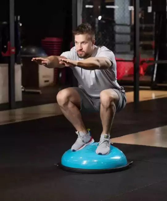 Полусфера "BOSU" StarFit GB-502 с эспандерами, с насосом, синий Полусфера "BOSU" StarFit GB-502 с эспандерами, с насосом, синий